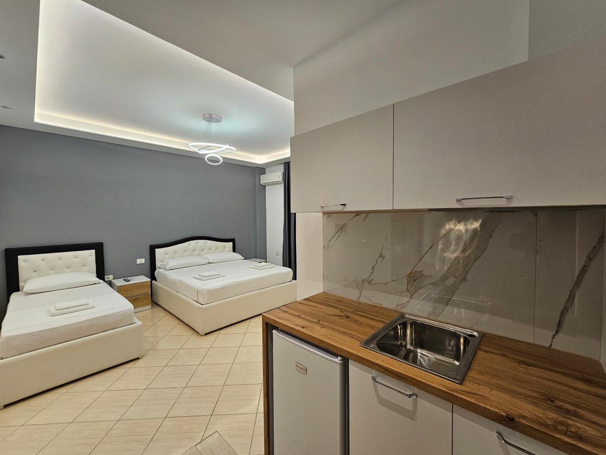 Anxhelo Apartamento *