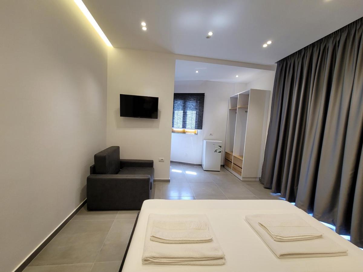 Anxhelo Apartment *