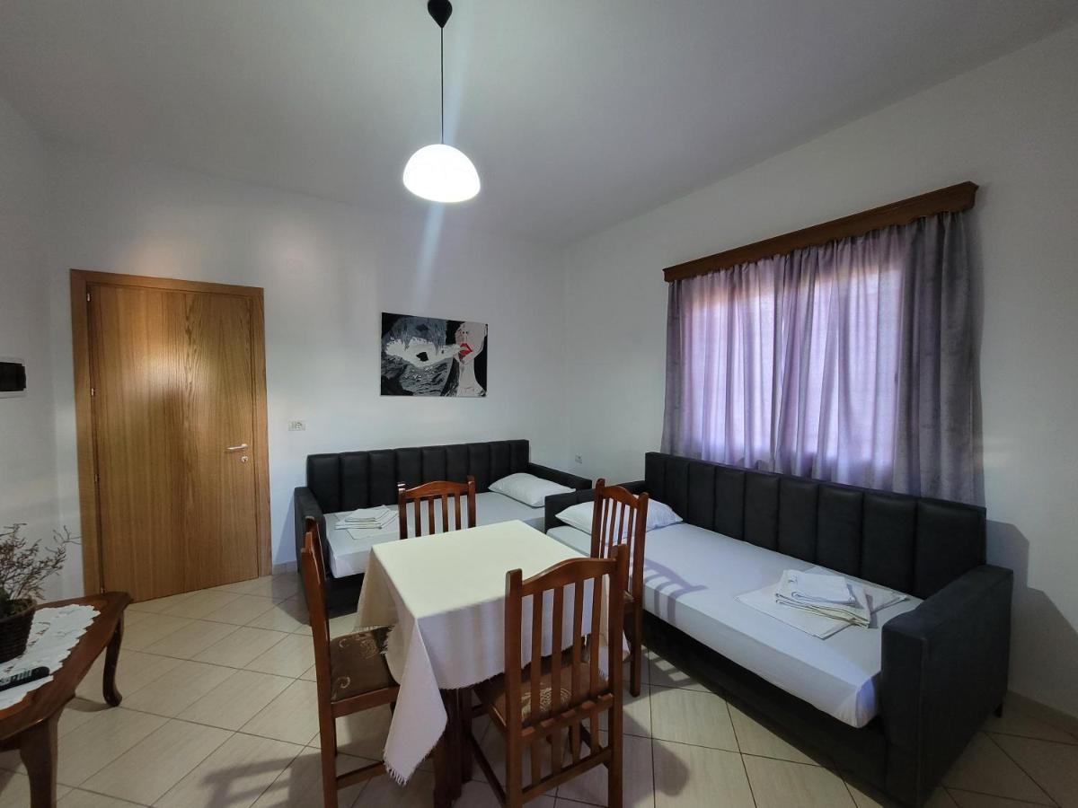 Anxhelo Apartment *