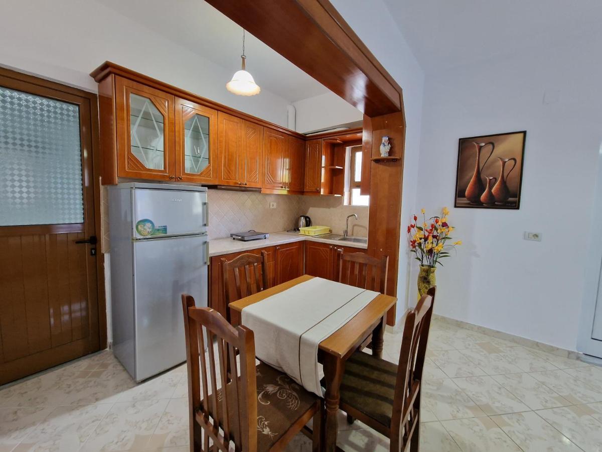 Anxhelo Apartment *