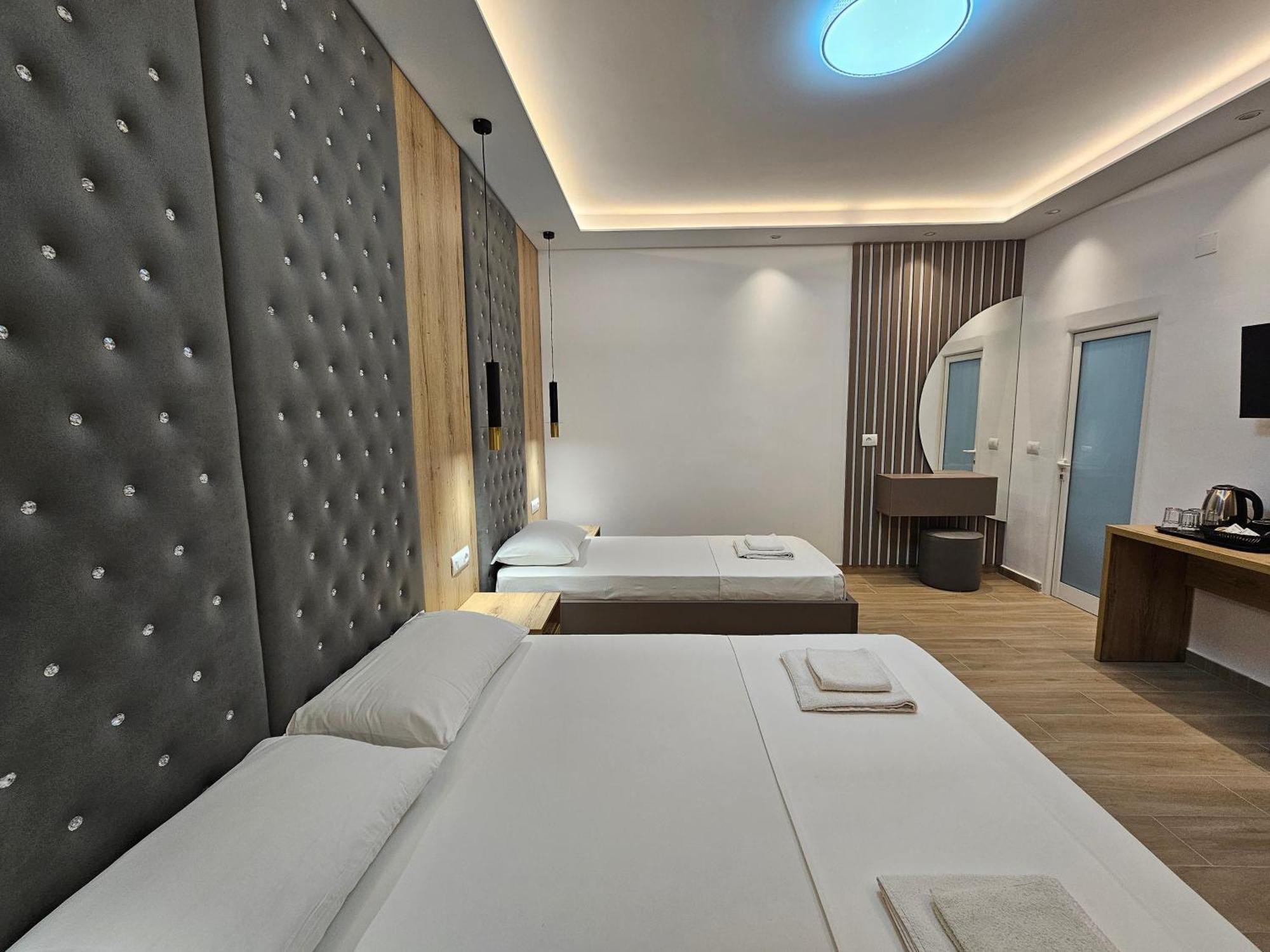 Anxhelo Apartment *