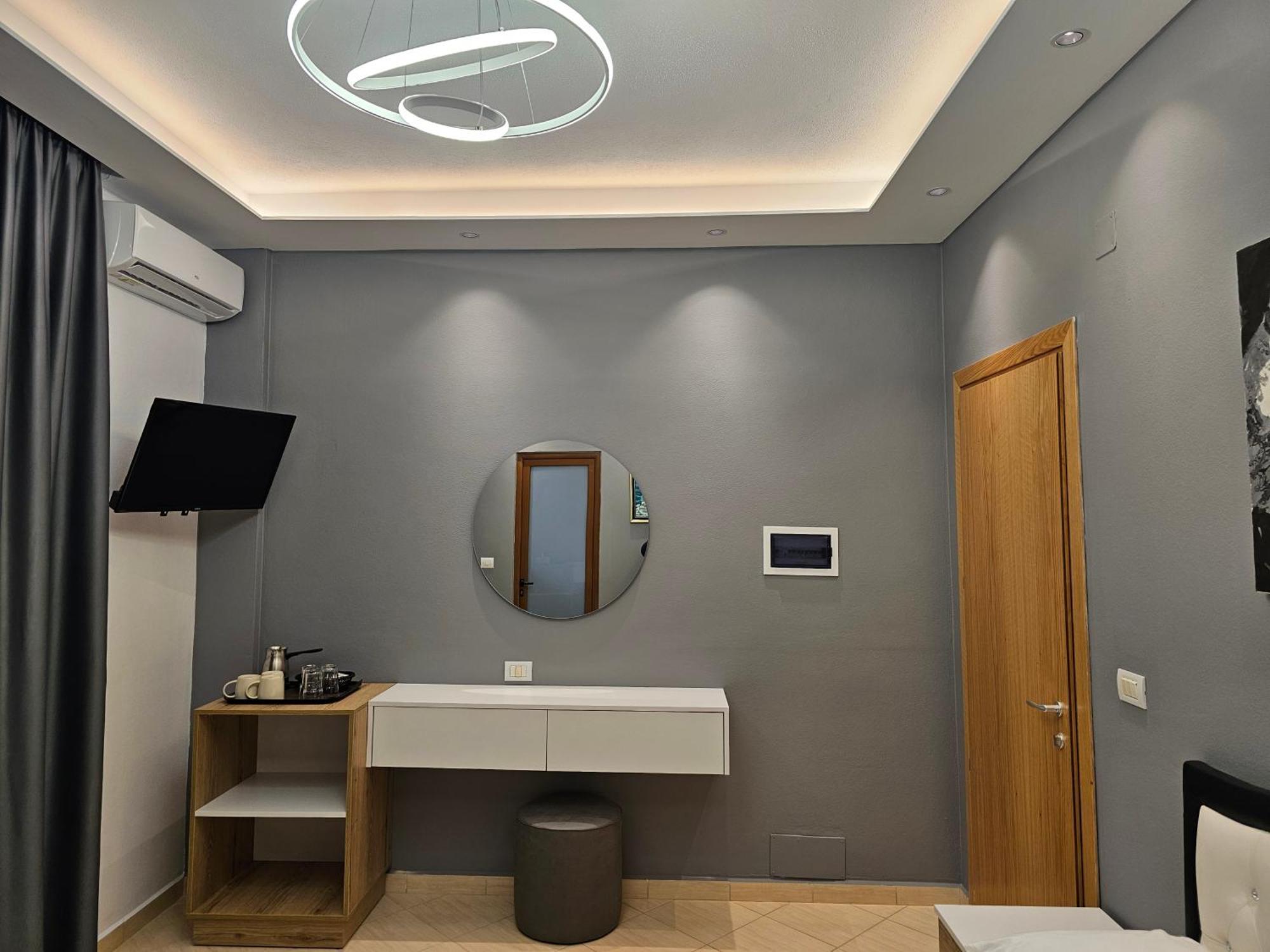 Anxhelo Apartment *