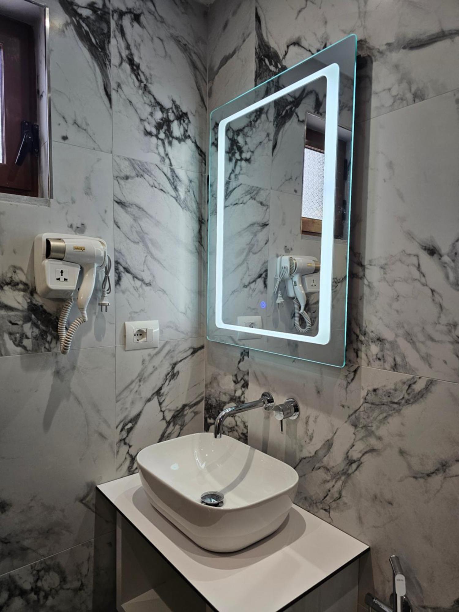 Anxhelo Apartment Ksamil