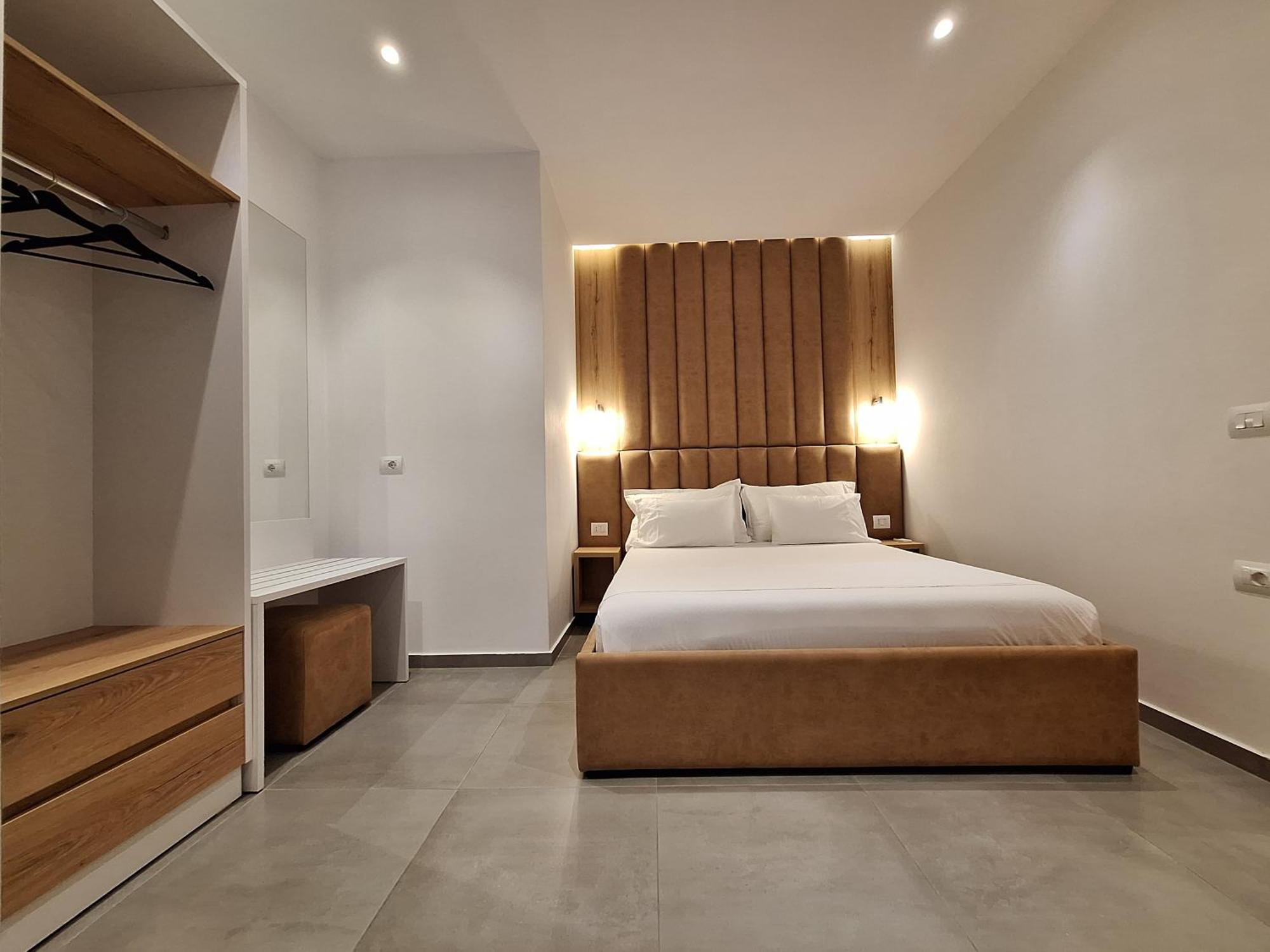 Anxhelo Apartment *
